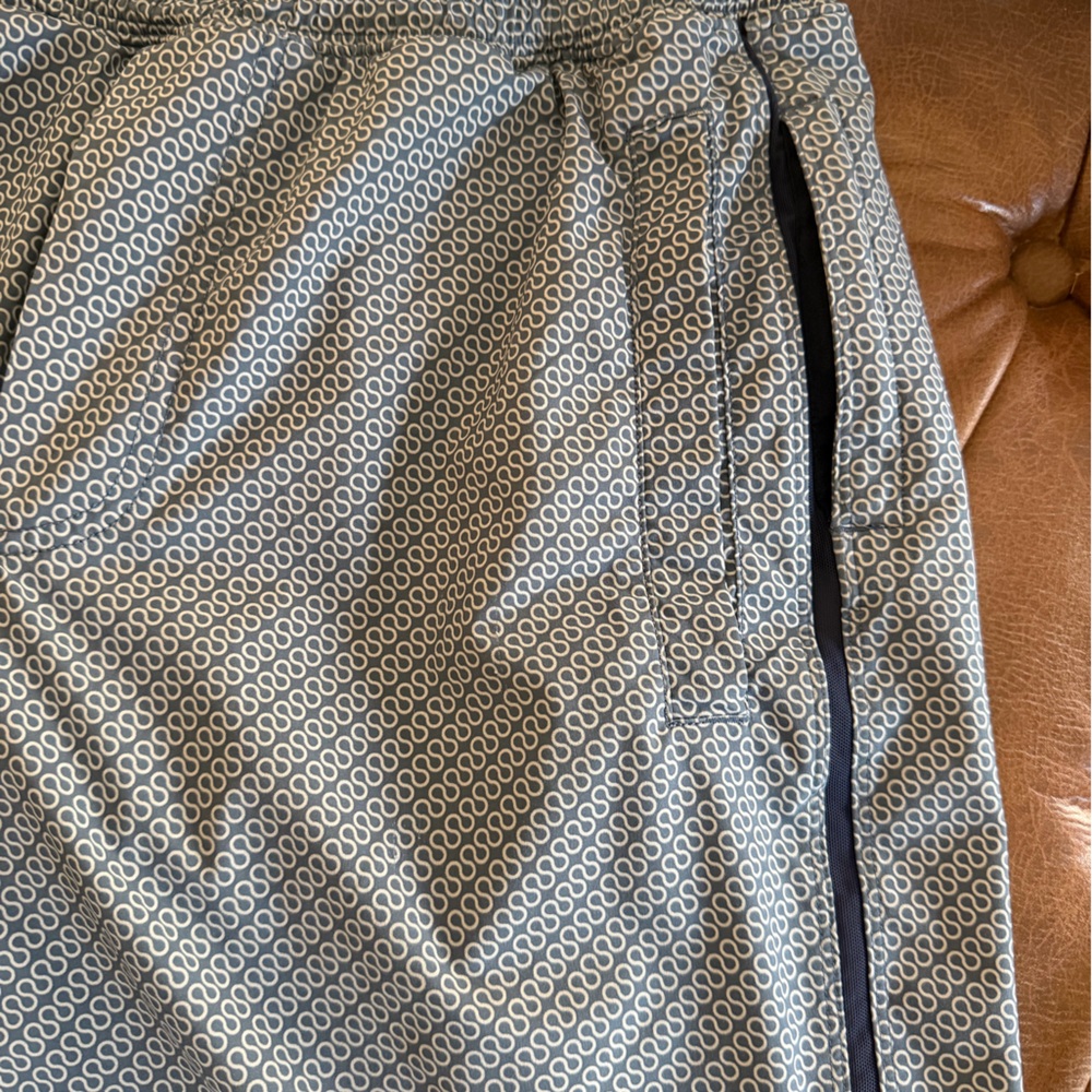 Patterned Gray and Blue Shorts - image 2